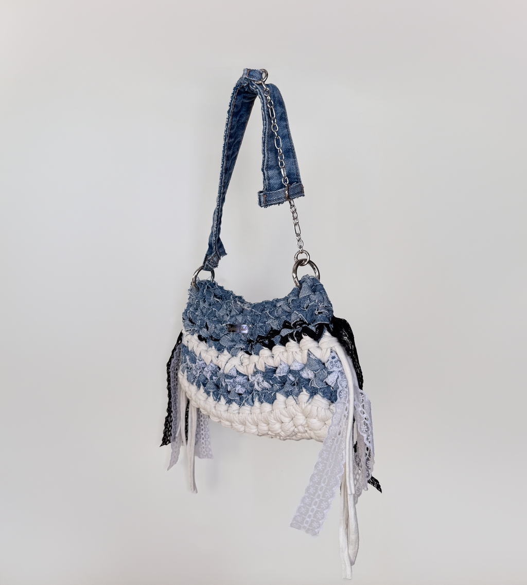 Lucy bag in denim and white from Sora collection